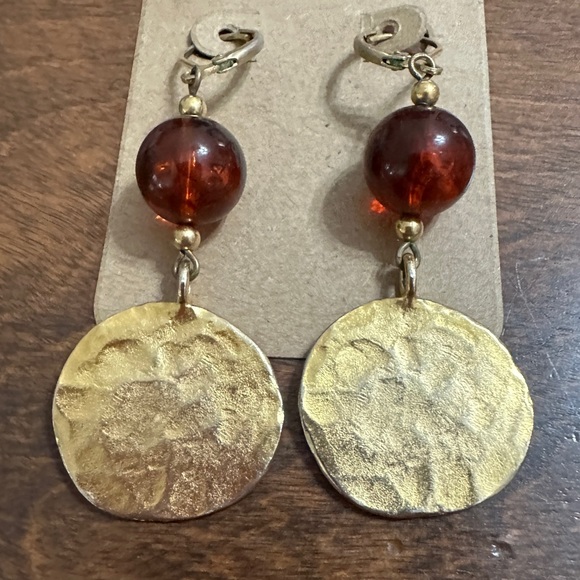 Kenneth J Lane Pierced Earrings Toffee Beads w Hammered Gold Tone Discs 2.25” - Picture 4 of 8